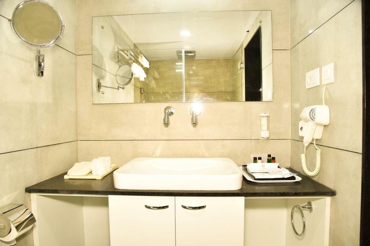 Silver Oak Hotel Mysore Ngoại thất bức ảnh