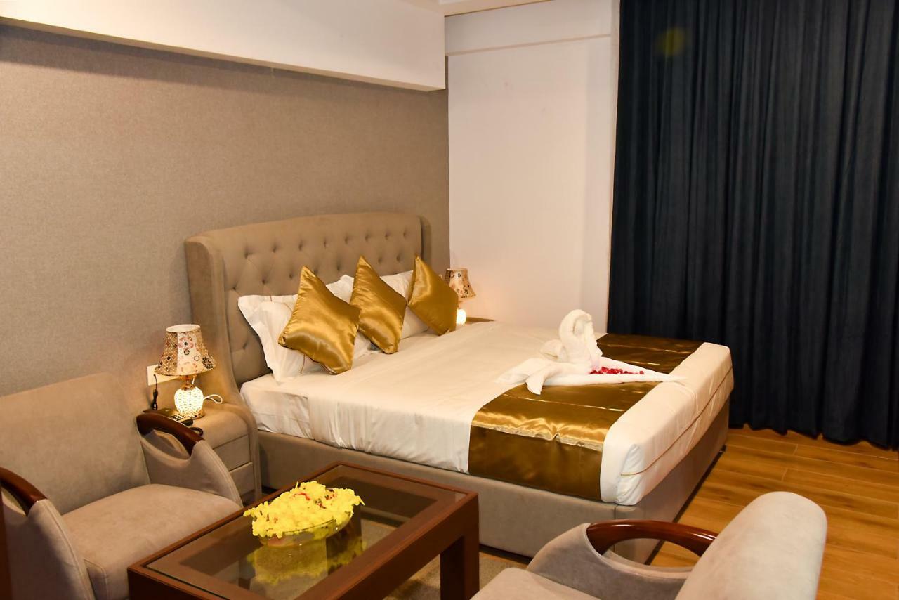 Silver Oak Hotel Mysore Ngoại thất bức ảnh