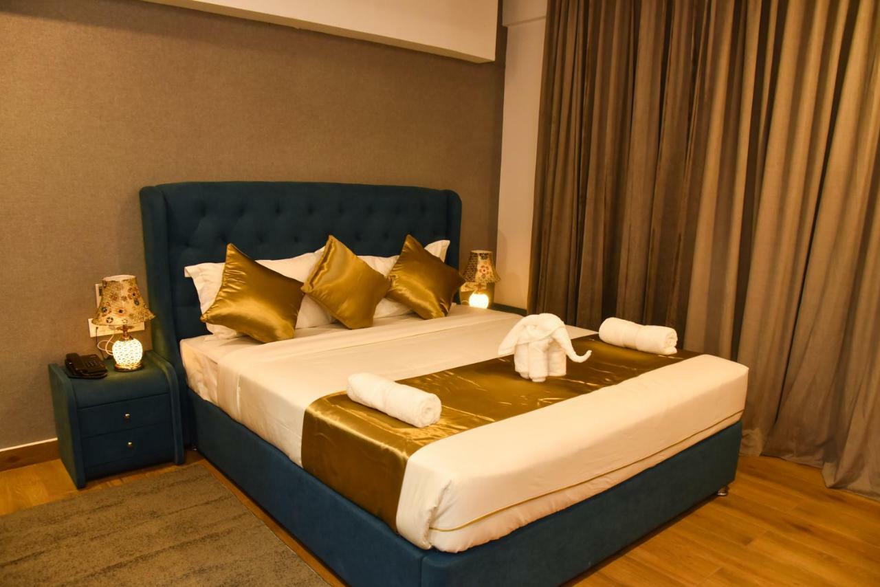 Silver Oak Hotel Mysore Ngoại thất bức ảnh