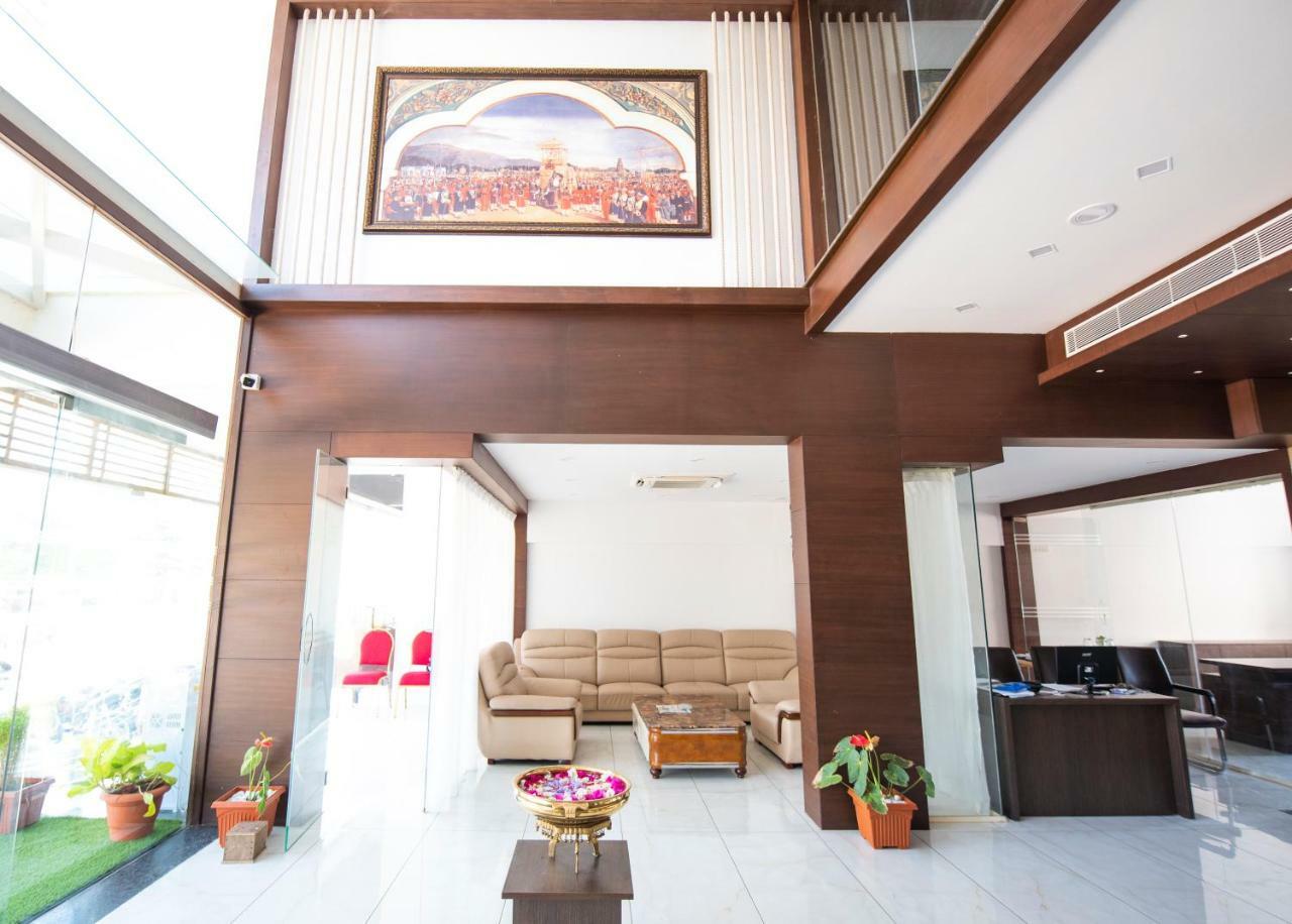 Silver Oak Hotel Mysore Ngoại thất bức ảnh