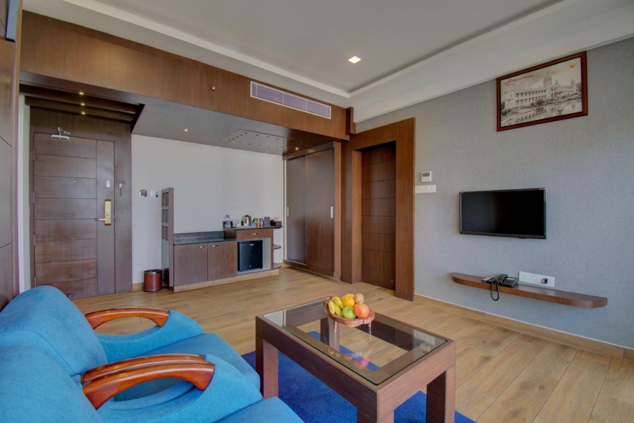 Silver Oak Hotel Mysore Ngoại thất bức ảnh