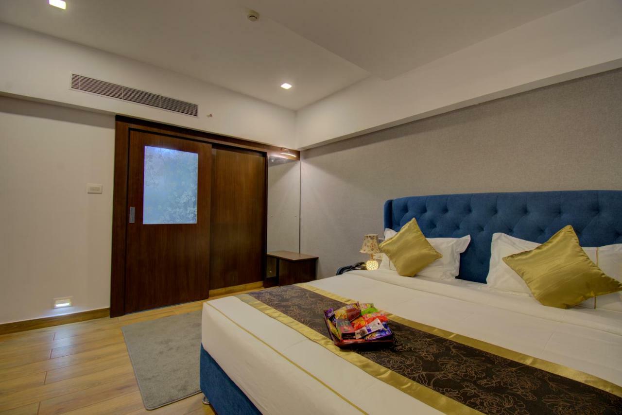 Silver Oak Hotel Mysore Ngoại thất bức ảnh
