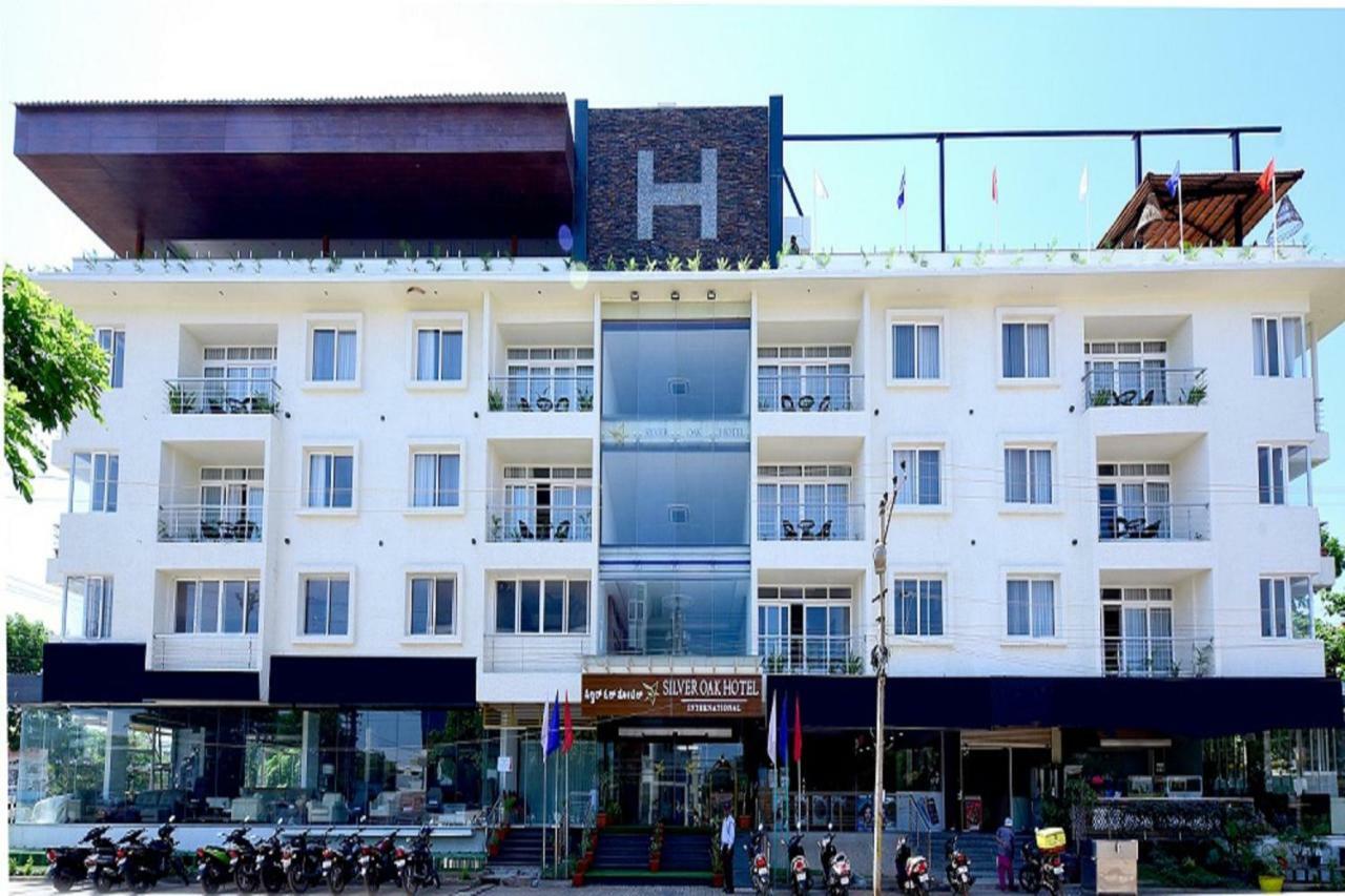 Silver Oak Hotel Mysore Ngoại thất bức ảnh